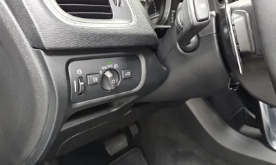 Volvo V40 2018, 70115 км, за 7735.81 USD - фото 19