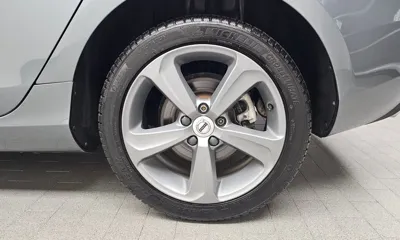 Volvo V40 2018, 70115 км, за 7735.81 USD - фото 21