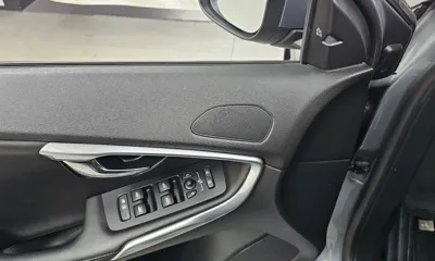 Volvo V40 2018, 70115 км, за 7735.81 USD - фото 27