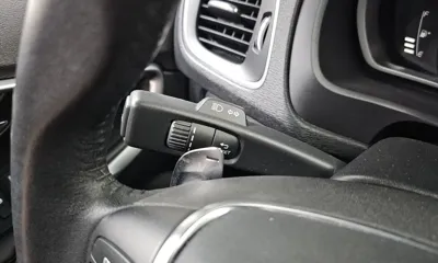 Volvo V40 2018, 70115 км, за 7735.81 USD - фото 28