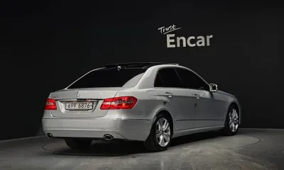 Mercedes-Benz E-Class 2011, 78026 км, за 5281.6 USD