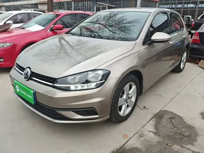 Volkswagen Golf 2019, 28100 км, за 7989.84 USD