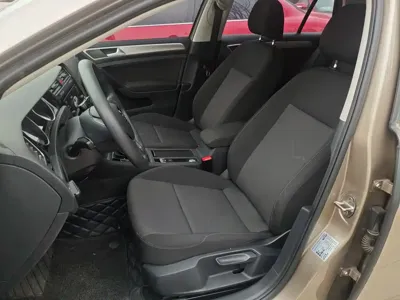 Volkswagen Golf 2019, 28100 км, за 8012.46 USD - фото 15