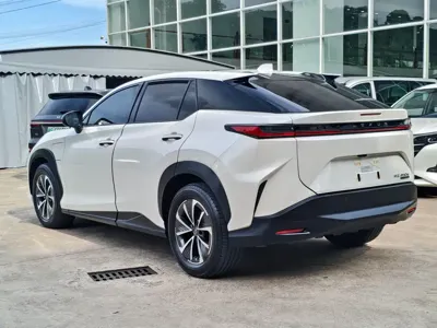 Lexus RZ 2023, 33000 км, за 21187.86 USD - фото 6