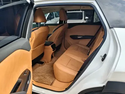 Lexus RZ 2023, 33000 км, за 21187.86 USD - фото 8
