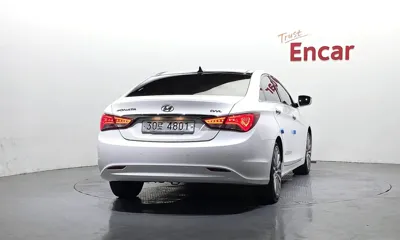 Hyundai Sonata 2013, 113952 км, за 4076.88 USD - фото 4