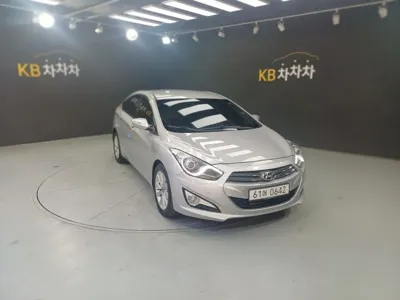 Hyundai i40 2014, 172965 км, за 2527.24 USD