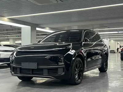 Li Auto Li L8 · 2023 год