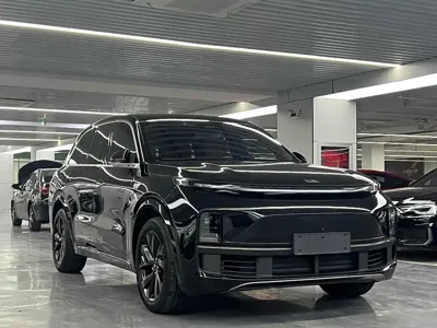 Li Auto Li L8 2023, 42000 км, за 24165.92 USD