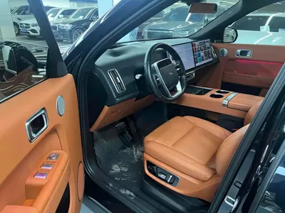 Li Auto Li L8 2023, 42000 км, за 24165.92 USD