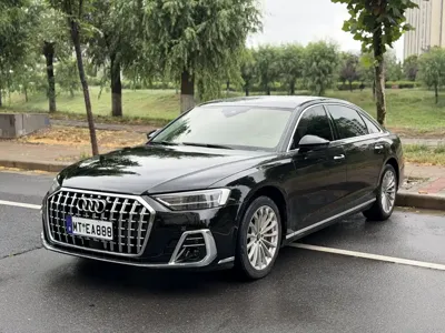 Audi A8 · 2021 год