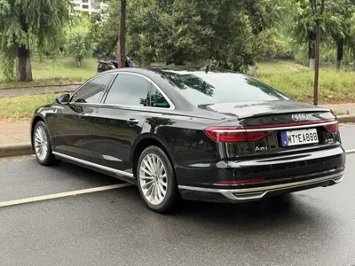 Audi A8 2021, 110000 км, за 44701.9 USD - фото 9