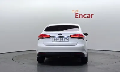 Kia K3 2016, 106479 км, за 6305.66 USD
