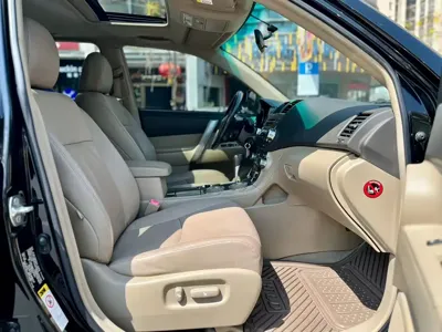 Toyota Highlander 2013, 200000 км, за 9564.26 USD