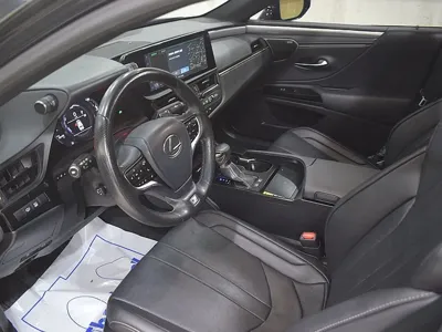 Lexus ES 2023, 82165 км, за 30900.37 USD