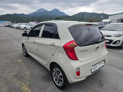 Kia Morning 2012, 108399 км, за 2356.57 USD