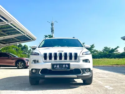 Jeep Cherokee 2017, 83000 км, за 4228.73 USD