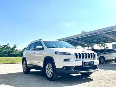 Jeep Cherokee 2017, 83000 км, за 4228.73 USD
