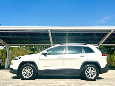 Jeep Cherokee 2017, 83000 км, за 4228.73 USD