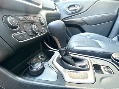 Jeep Cherokee 2017, 83000 км, за 4228.73 USD - фото 18