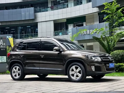 Volkswagen Tiguan 2014, 97000 км, за 6444.84 USD