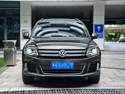 Volkswagen Tiguan 2014, 97000 км, за 6444.84 USD