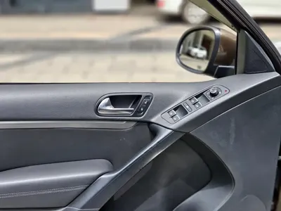 Volkswagen Tiguan 2014, 97000 км, за 6444.84 USD