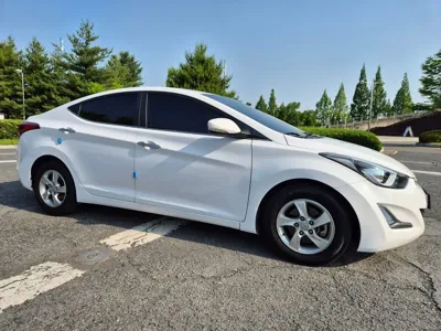 Hyundai Avante 2015, 110883 км, за 4135.49 USD