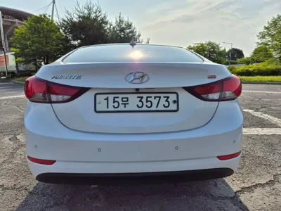 Hyundai Avante 2015, 110883 км, за 4135.49 USD