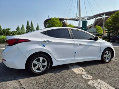 Hyundai Avante 2015, 110883 км, за 4135.49 USD