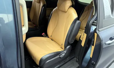 Kia Canival 2023, 62583 км, за 15107.72 USD - фото 11