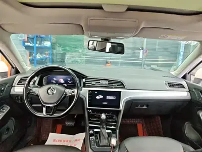 Volkswagen Lamando 2021, 71000 км, за 9753.98 USD