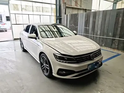 Volkswagen Lamando 2021, 71000 км, за 9753.98 USD
