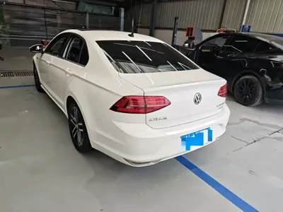 Volkswagen Lamando 2021, 71000 км, за 9753.98 USD