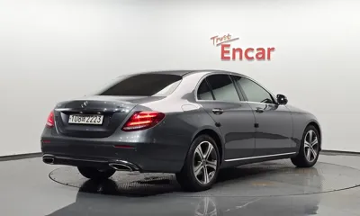 Mercedes-Benz E-Class 2017, 76318 км, за 16016.8 USD