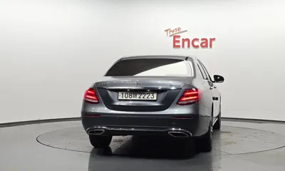 Mercedes-Benz E-Class 2017, 76318 км, за 16016.8 USD