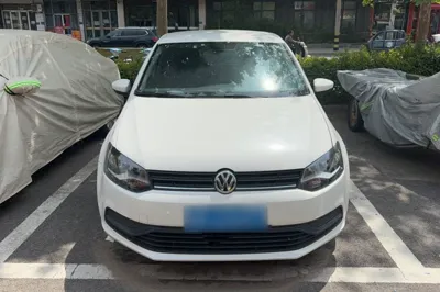 Volkswagen Polo 2016, 108000 км, за 4816 USD