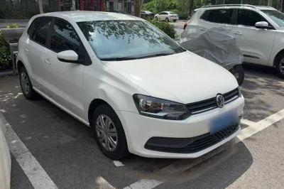 Volkswagen Polo 2016, 108000 км, за 4816 USD
