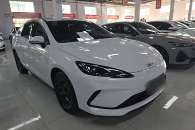 BYD Seal 05 DM-i 2025, 10300 км, за 11260 USD