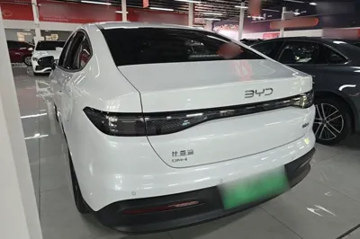 BYD Seal 05 DM-i 2025, 10300 км, за 11260 USD