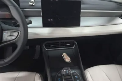 BYD Seal 05 DM-i 2025, 10300 км, за 11260 USD - фото 15