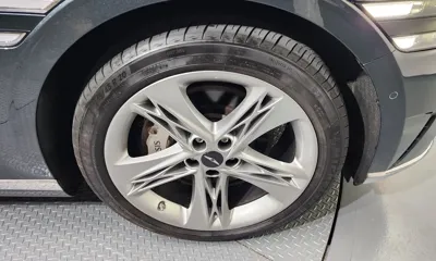 Genesis G90 2022, 80600 км, за 28895.15 USD