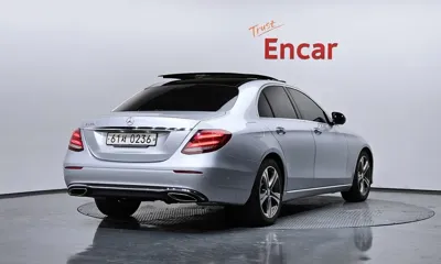 Mercedes-Benz E-Class 2017, 101563 км, за 12508.15 USD