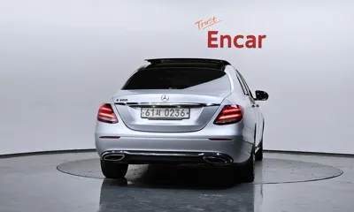 Mercedes-Benz E-Class 2017, 101563 км, за 12508.15 USD