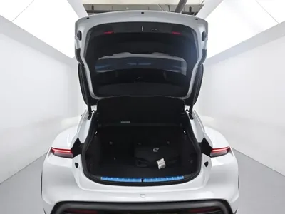 Porsche Taycan 2024, 13850 км, за 101812.89 USD - фото 20