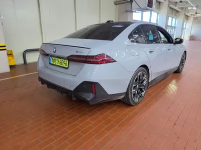 BMW i5 2024, 21700 км, за 55349.33 USD