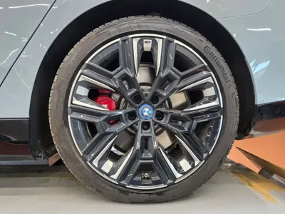 BMW i5 2024, 21700 км, за 55349.33 USD