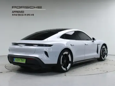 Porsche Taycan 2025, 500 км, за 135447.62 USD