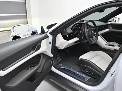 Porsche Taycan 2025, 500 км, за 135447.62 USD - фото 11