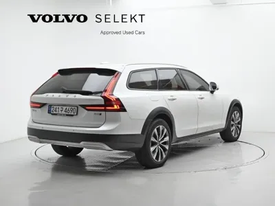 Volvo V90 2024, 9314 км, за 33828.15 USD